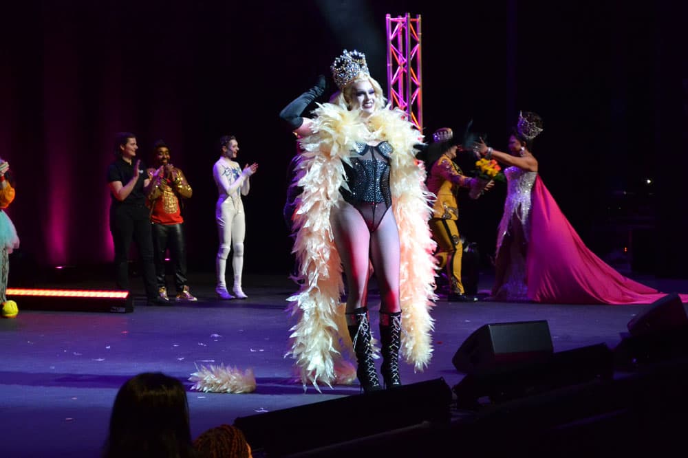 Vera performance photo 1